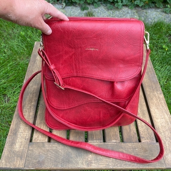 Espen Shoulder Bag-  Red - Picture 6 of 16